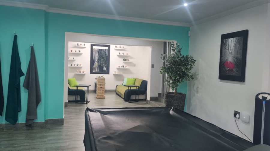 5 Bedroom Property for Sale in Protea Park North West